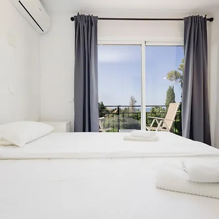 別荘 Cozy At The In Costabella, マルベーリャ