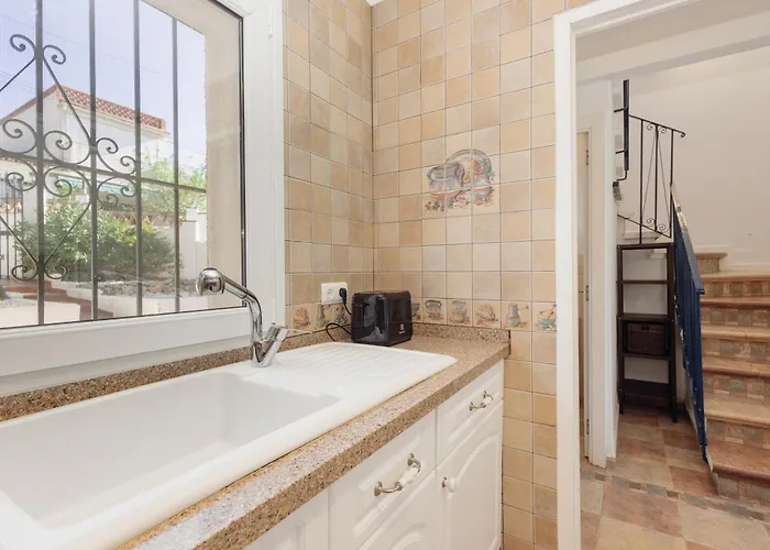 Casa vacanze Cozy At The In Costabella,