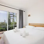 Будинок відпочинку Cozy At The In Costabella,