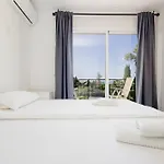 Будинок відпочинку Cozy At The In Costabella, Марбелья