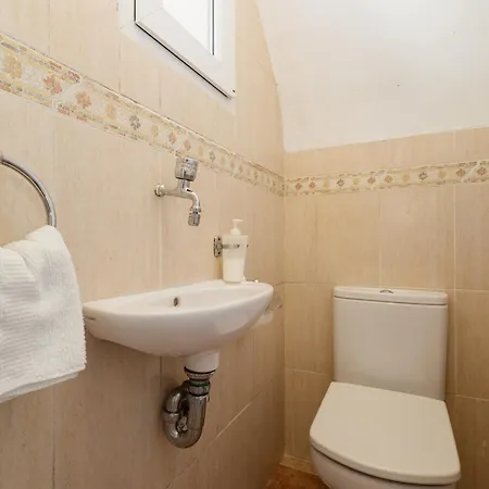 Cozy At The In Costabella, Feriehus Marbella