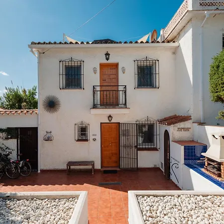 Cozy At The In Costabella, Feriehus *